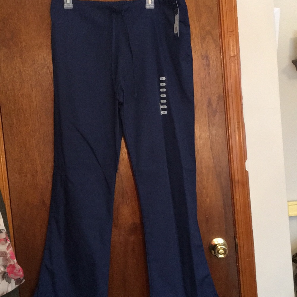 Medium Cherokee scrub pants